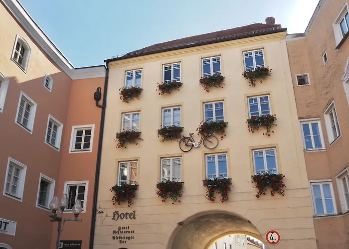 Hotel Muehldorf 2*